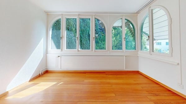 Ä einmalig schöne Wohnstock mit drei riesige Wohnige, wo aber ou ideali Büro chönnte sii 26