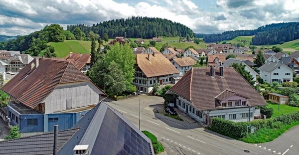 Ä einmalig schöne Wohnstock mit drei riesige Wohnige, wo aber ou ideali Büro chönnte sii 9