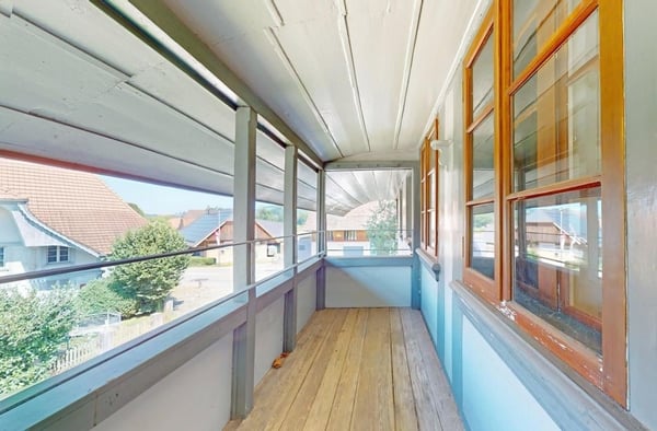 Ä einmalig schöne Wohnstock mit drei riesige Wohnige, wo aber ou ideali Büro chönnte sii 27