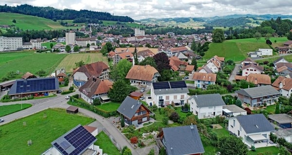 Ä einmalig schöne Wohnstock mit drei riesige Wohnige, wo aber ou ideali Büro chönnte sii 7