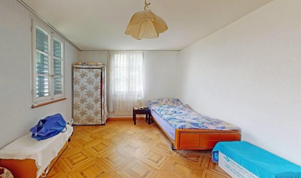 Ä einmalig schöne Wohnstock mit drei riesige Wohnige, wo aber ou ideali Büro chönnte sii 23