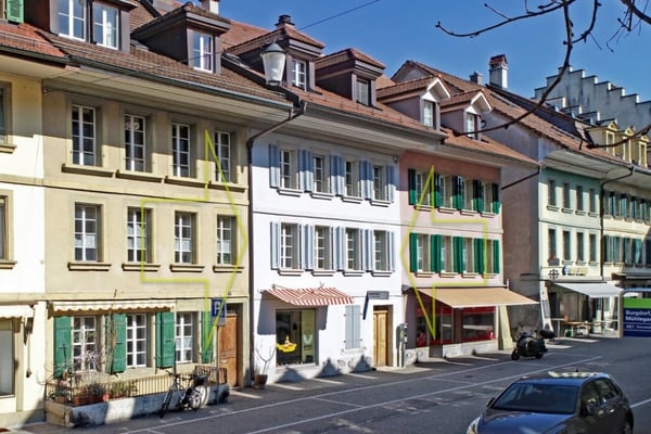 Gschichtsträchtigi Muure mit modernem Inneläbe ir Burgdorfer Autstadt 2
