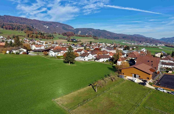 Äs riesigs Huus uf ganz viu Land mit unverboubarer Ussicht für ei oder zwe Familie 12