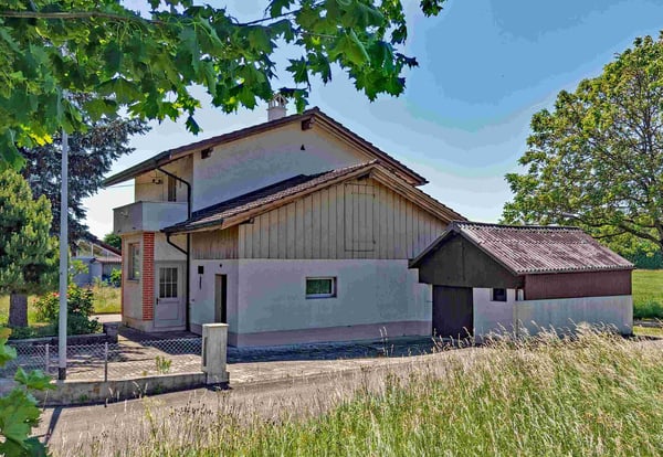 Hüt chli, gäbig u idyllisch, morn viellech gross, modern oder sogar ä Nöibou 4
