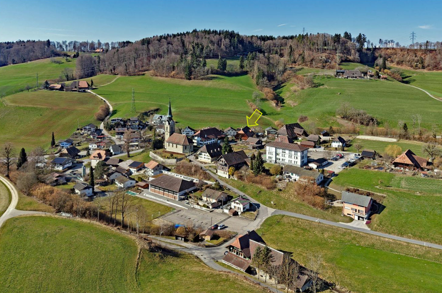 Immobilie in Heimiswil - Wunderschön uf grossem Fuess läbe - riesigi Dachwohnig mit zusätzlechem Hüsli u ganz viu Garte - Bild 8