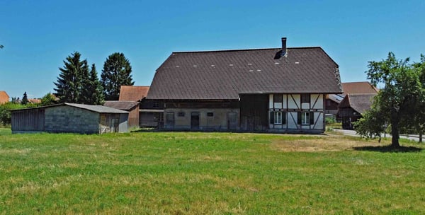 Über 2'300 m² Bouland a idealer Lag 8