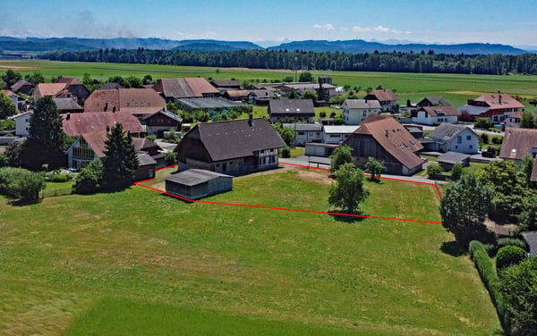Über 2'300 m² Bouland a idealer Lag 4