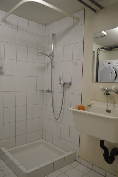 Charmantes 1.5-Zimmer-Doppelhaus in ruhiger Lage von Brislach 12