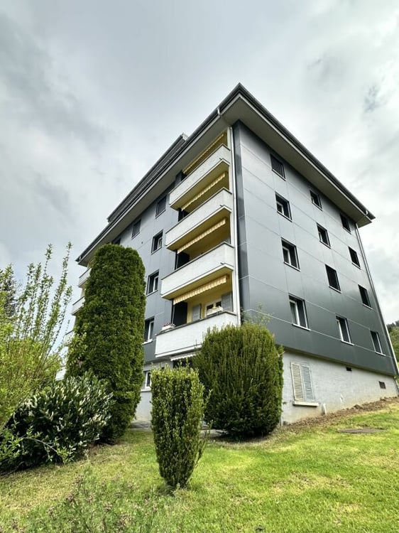 Studio meublé avec terrasse au coeur des Brenets 1