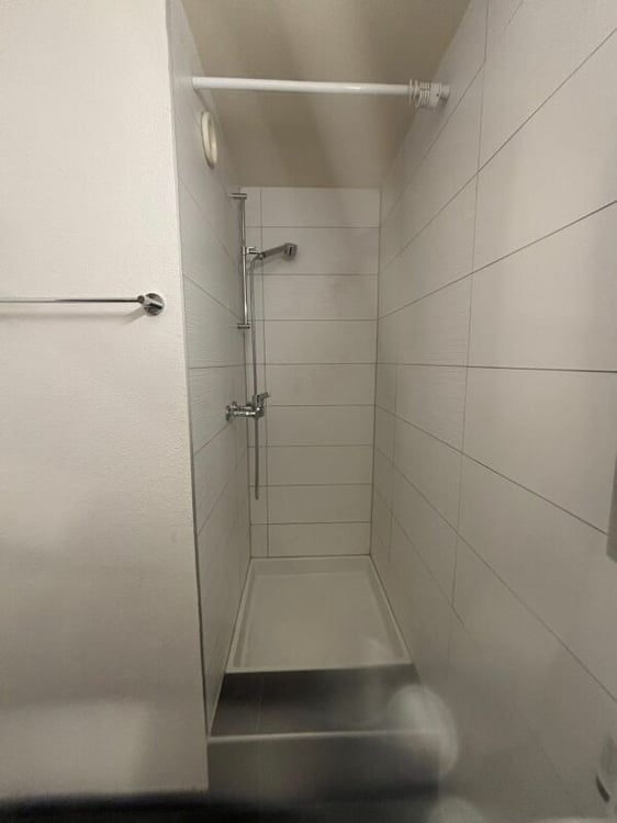 Bel appartement rénové de 1.5 pièces au 1er étage sur la Place du Marché 6