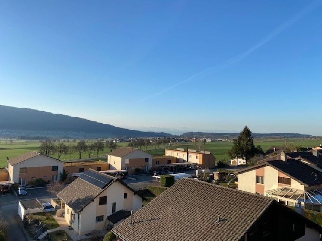 Bel attique lumineux de 4 pièces au 2e étage - Pommeret à Cernier