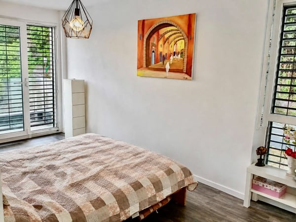 Magnifique duplex en attique de 4,5 pièces avec terrasses - Chemin des Longins 25 à Cornaux 12