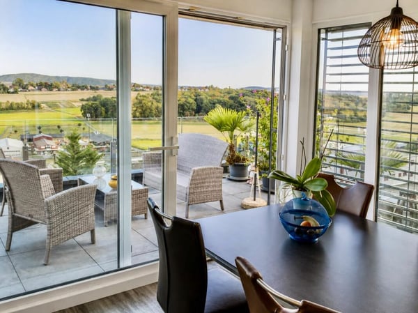 Magnifique duplex en attique de 4,5 pièces avec terrasses - Chemin des Longins 25 à Cornaux 1