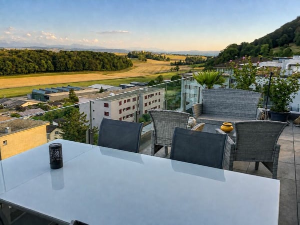 Magnifique duplex en attique de 4,5 pièces avec terrasses - Chemin des Longins 25 à Cornaux 9