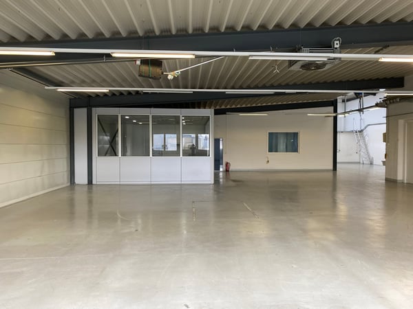 Moderne Büroräumlichkeiten mit Lager / Werkstatt an zentraler Lage 21