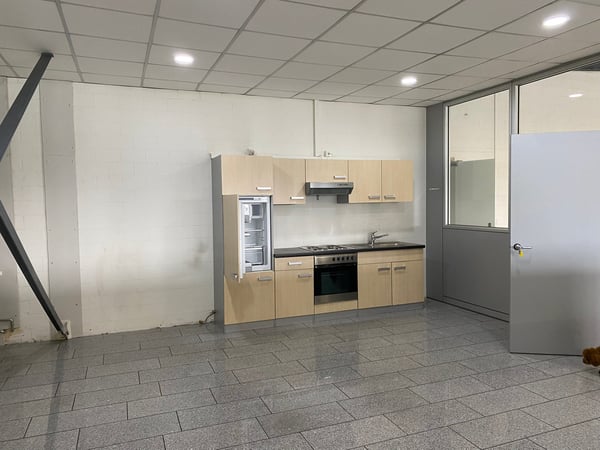 Moderne Büroräumlichkeiten mit Lager / Werkstatt an zentraler Lage 18