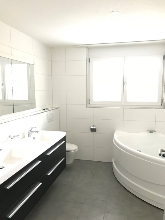 Exklusive 4.5-Zimmer-Wohnung mit Whirlpool, Wintergarten & Balkon 5