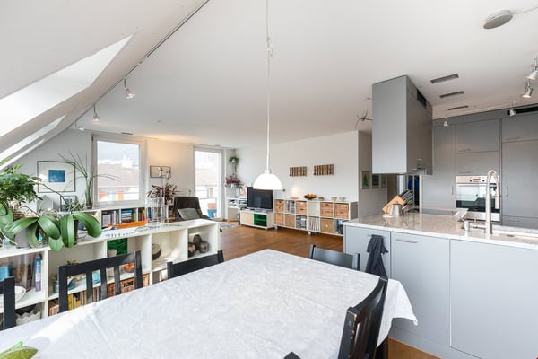Moderne 5.5-Zimmer-Maisonettewohnung in Fahrweid 3