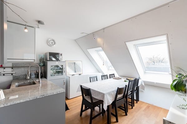 Moderne 5.5-Zimmer-Maisonettewohnung in Fahrweid 4