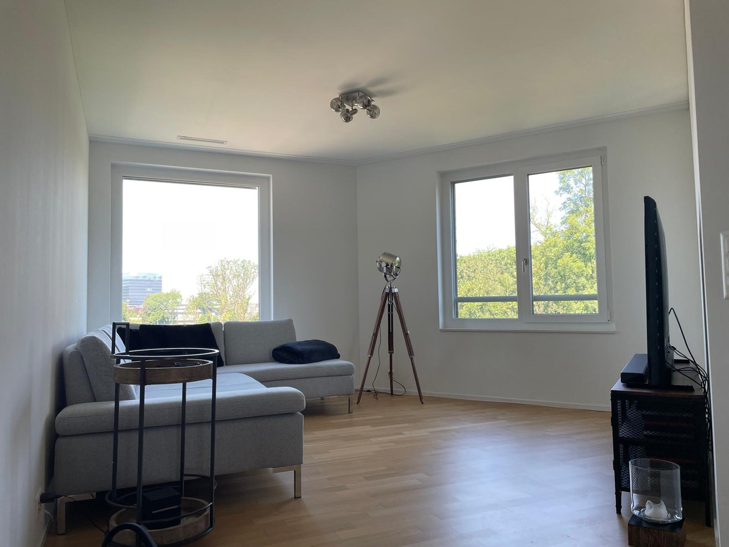 Bild Stylische 3.5 Zi mit 72 m2, grosse 41 m2 Terrasse und Keller 6 m2 - ab 1.12.