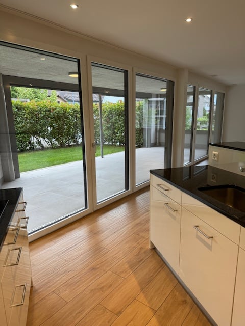 Ab 1.2./1.3./1.4. - Tolle, stylische 1.5 Zi Whg mit 170 m2, Gartenwohnung 2