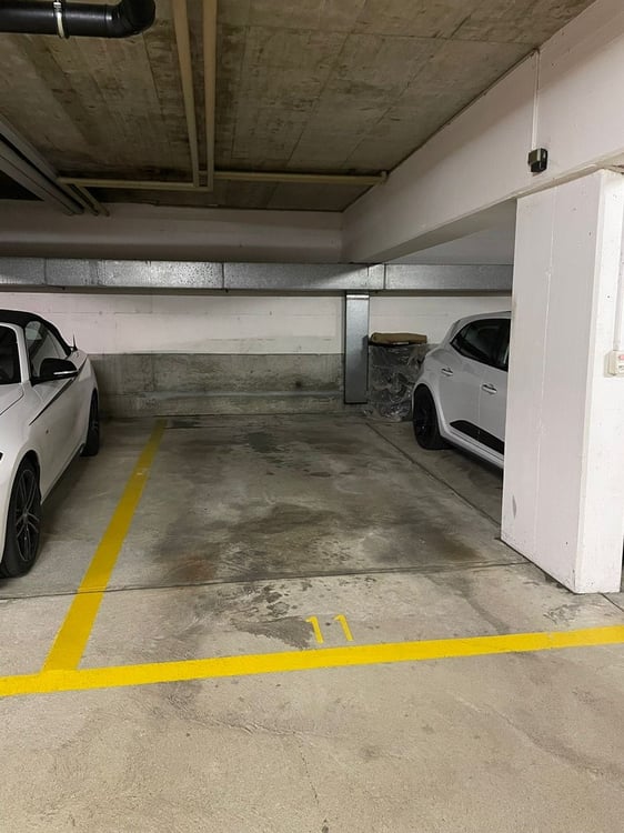 Ab sofort - Autoeinstellplatz in Tiefgarage in Wallisellen - Nähe Doktorhaus 3