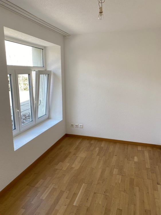 Ab 1.8. - Frisch gestrichene, praktische und hübsche 2.5 Zi Wohnung 8