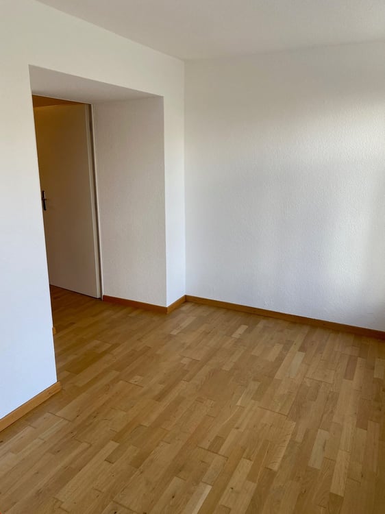 Ab 1.8. - Frisch gestrichene, praktische und hübsche 2.5 Zi Wohnung 9