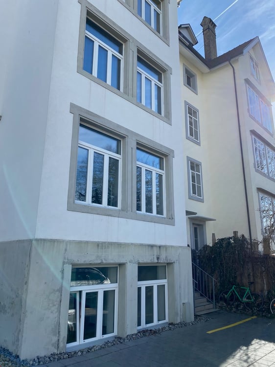 Ab 1.8. - Frisch gestrichene, praktische und hübsche 2.5 Zi Wohnung 2