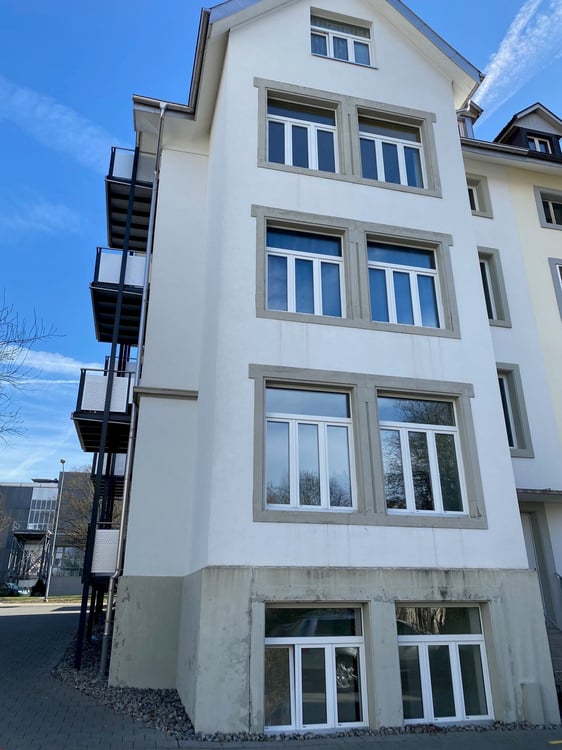 Ab 1.8. - Frisch gestrichene, praktische und hübsche 2.5 Zi Wohnung 3