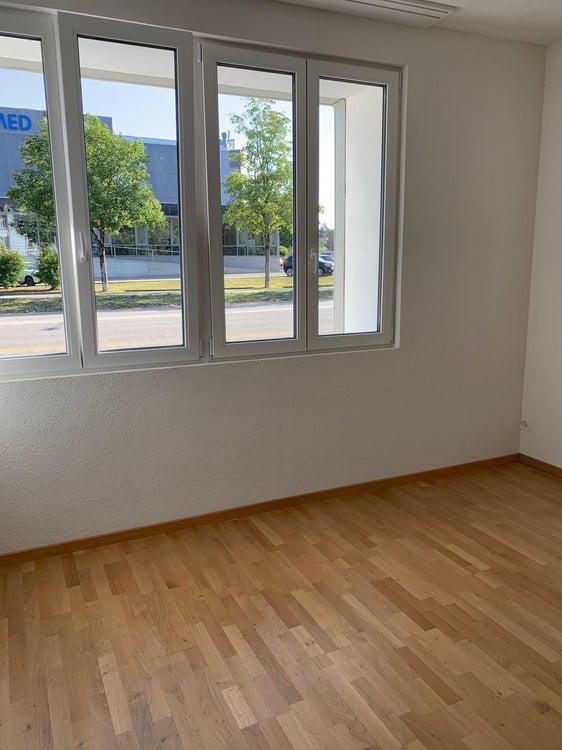 Ab 1.10. - Herzige, praktische 2.5 Zi Whg mit Balkon, Hochparterre 4