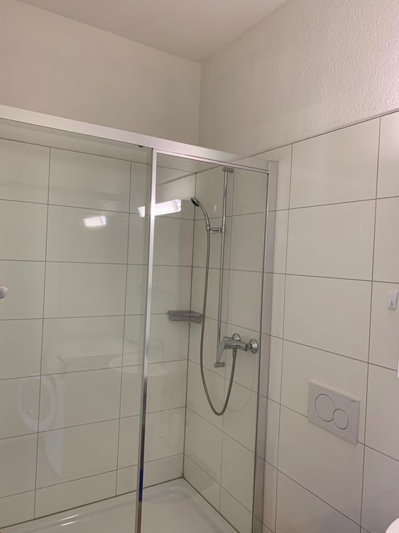 Ab 1.10. - Herzige, praktische 2.5 Zi Whg mit Balkon, Hochparterre 12