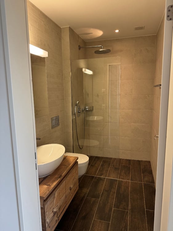 Ab sofort - Stylische 3.5 Zi Whg mit 95 m2 mit grosser Loggia 35 m2 im 10. Stock 12