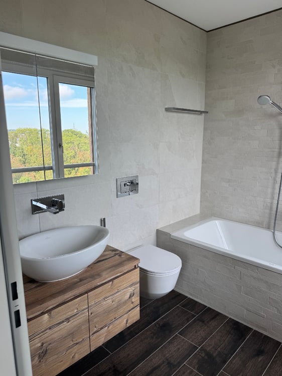 Ab sofort - Stylische 3.5 Zi Whg mit 95 m2 mit grosser Loggia 35 m2 im 10. Stock 21