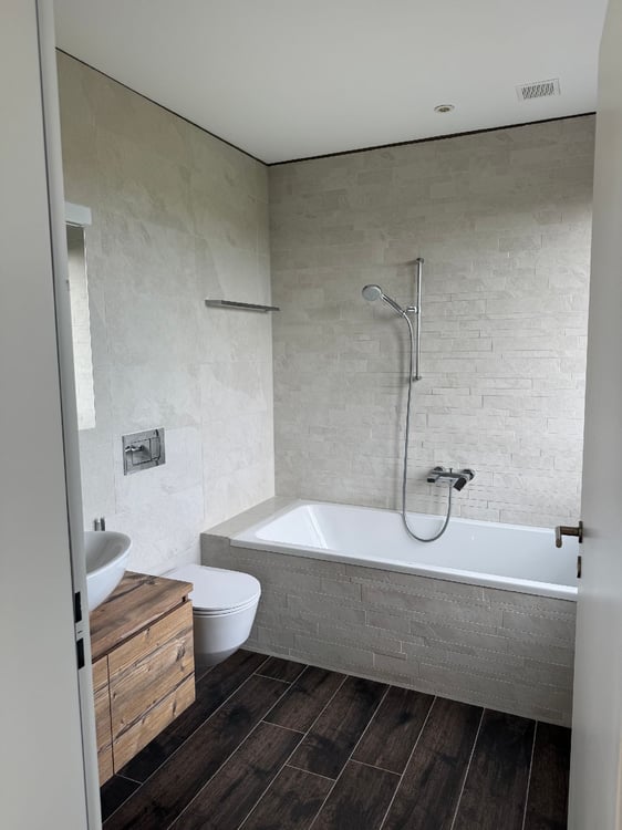 Ab sofort - Stylische 3.5 Zi Whg mit 95 m2 mit grosser Loggia 35 m2 im 10. Stock 20