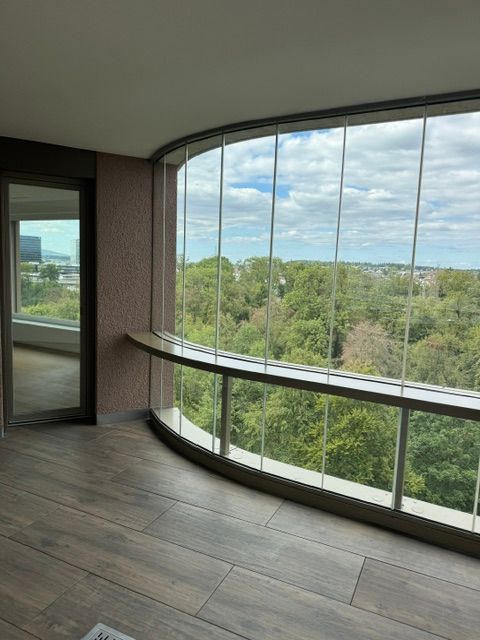 Ab sofort - Stylische 3.5 Zi Whg mit 95 m2 mit grosser Loggia 35 m2 im 10. Stock 18