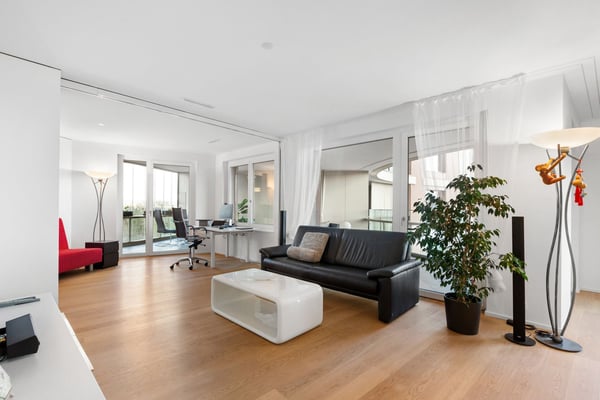 Ab 15.9./1.10. - Stylische 3.5 Zi Whg mit 95 m2 mit grosser Loggia 35 m2, im 10. Stock 7