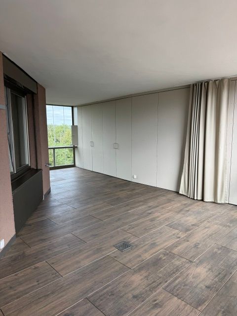 Ab sofort - Stylische 3.5 Zi Whg mit 95 m2 mit grosser Loggia 35 m2 im 10. Stock 17