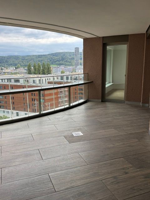 Ab sofort - Stylische 3.5 Zi Whg mit 95 m2 mit grosser Loggia 35 m2 im 10. Stock 8