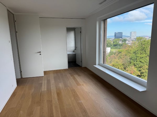 Ab sofort - Stylische 3.5 Zi Whg mit 95 m2 mit grosser Loggia 35 m2 im 10. Stock 19