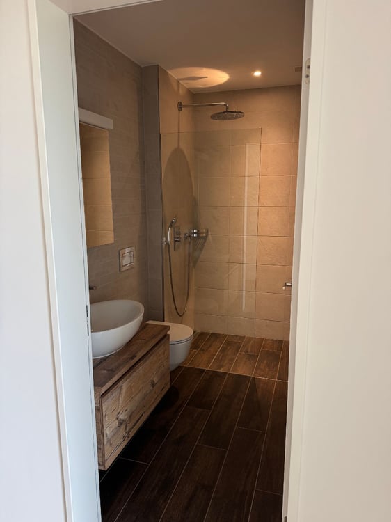 Ab sofort - Stylische 3.5 Zi Whg mit 95 m2 mit grosser Loggia 35 m2 im 10. Stock 11