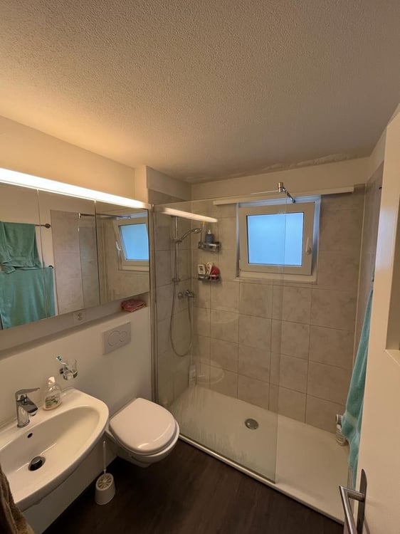 WG-Zimmer mit eigenem Balkon inkl. Möbe…