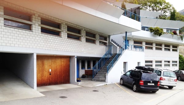 Grosszügige Garage abschliessbar mit Licht, Steckdose, Funksender, etc. 8