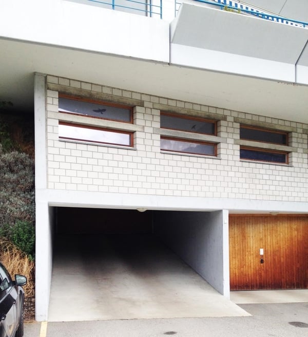 Grosszügige Garage abschliessbar mit Licht, Steckdose, Funksender, etc. 9