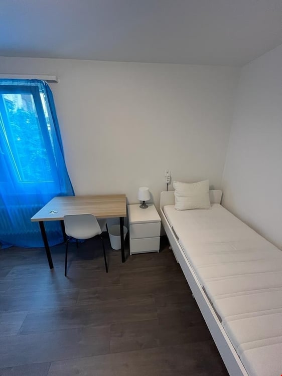 «WG-Zimmer inkl. Möbel, Strom und Internet - Mitten in Visp» 4