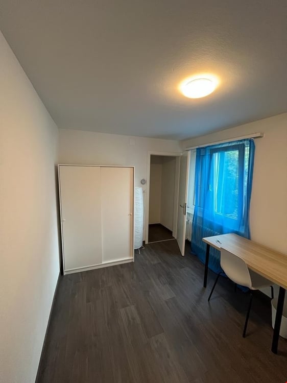 «WG-Zimmer inkl. Möbel, Strom und Internet - Mitten in Visp» 5
