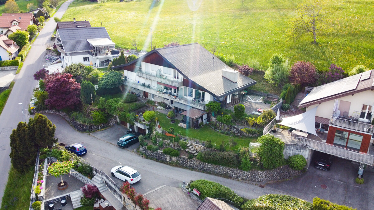Immobilie in Wattenwil - Zweifamilienhaus mit atemberaubender Alpenaussicht und Renditepotenzia - Bild 1