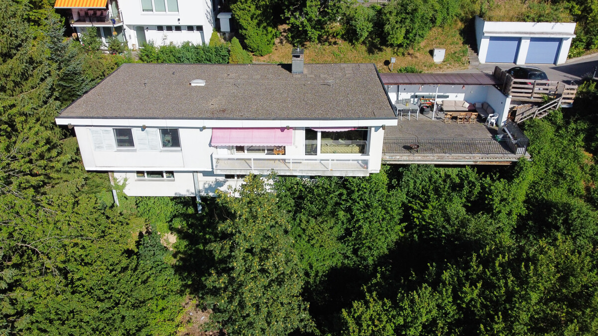 Immobilie in Flamatt - Einmaliges Einfamilienhaus mit Einliegerwohnung und traumhafter Aussic - Bild 1