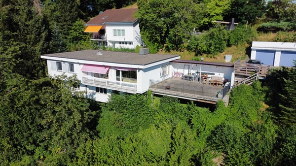 Einmaliges Einfamilienhaus mit Einliegerwohnung und traumhafter Aussic 1
