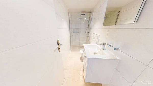 Frisch renovierte 2.5-Zimmer-Wohnung mit Balkon im Herzen von Herzogen 4
